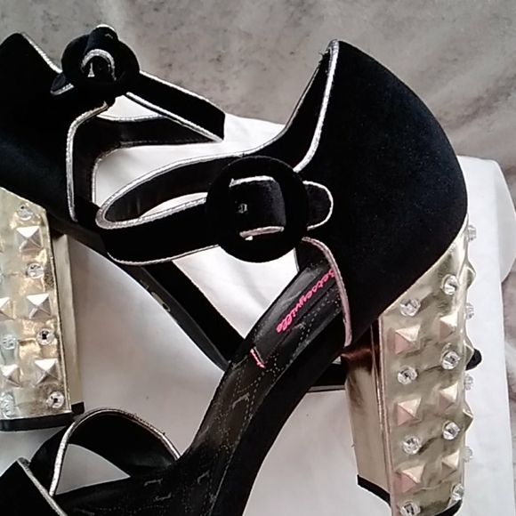 Betsey Johnson Shoes - Picture 5 of 9
